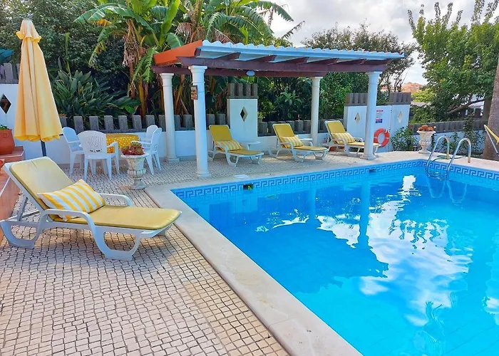 Joana Vasconcelos, Ocean View & Pool - Pata Da Gaivota * Lourinhã