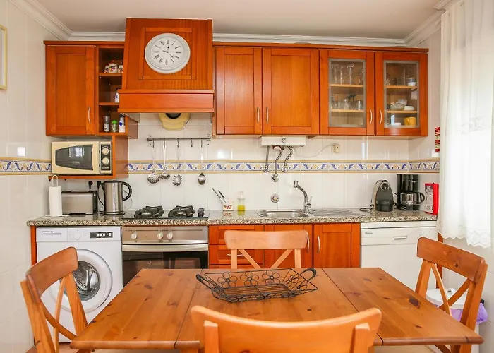 Joana Vasconcelos, Ocean View & Pool - Pata Da Gaivota Lourinhã