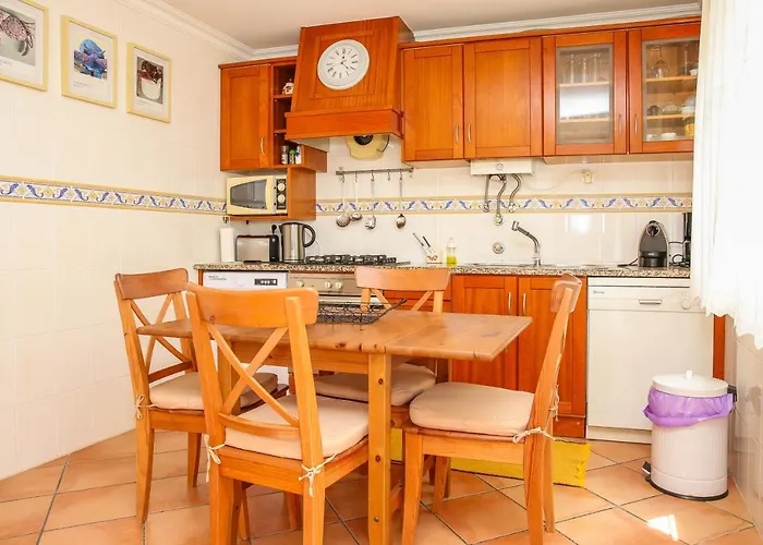 Joana Vasconcelos, Ocean View & Pool - Pata Da Gaivota Lourinhã