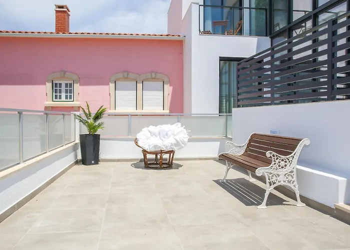 Joana Vasconcelos, Ocean View & Pool - Pata Da Gaivota