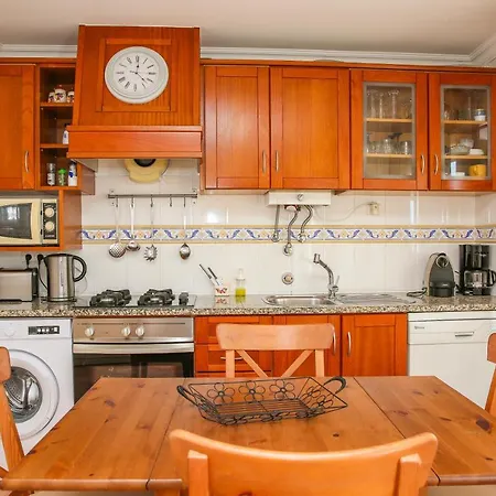 Joana Vasconcelos, Ocean View & Pool - Pata Da Gaivota Lourinhã